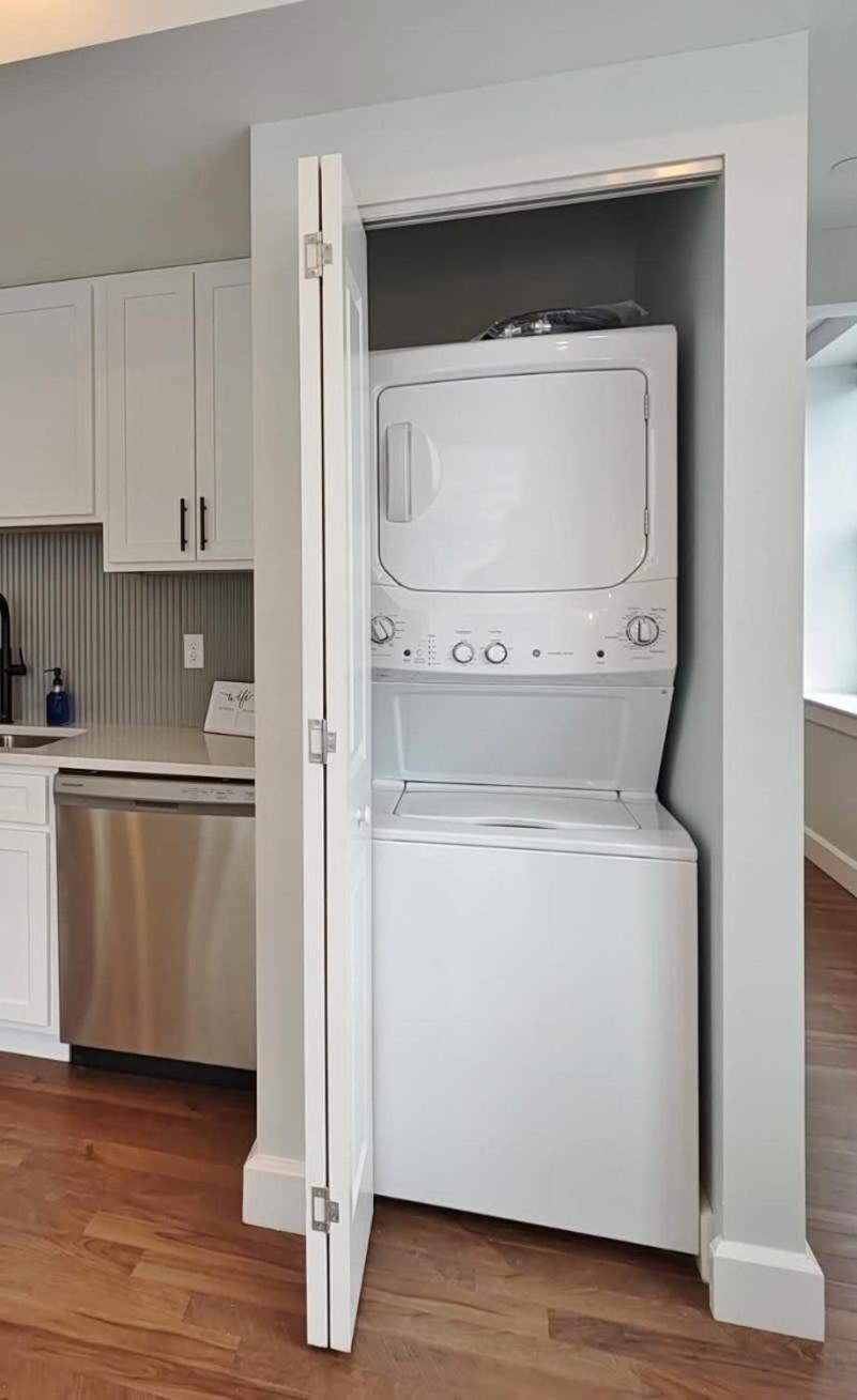 Fun Cozy Apts - 1 25 Mile Walk To Tiaa Bnk Fld Jacksonville Bagian luar foto