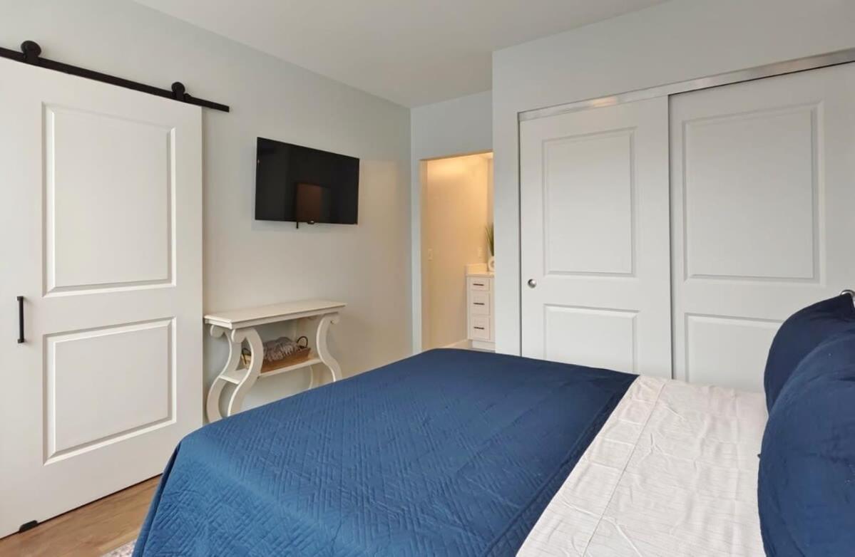 Fun Cozy Apts - 1 25 Mile Walk To Tiaa Bnk Fld Jacksonville Bagian luar foto